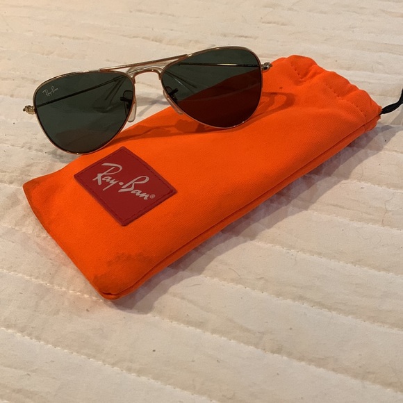 Kids Ray Ban Gold Aviators- slight scratches and comes with case - Picture 5 of 5